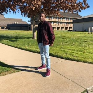 Meet your Posher, Victor